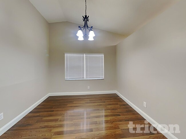 Photo - 1115 Hardwood Dr