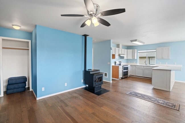 Photo - 221 W Seattle Ave