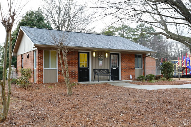 Photo - Woodhill Apartments