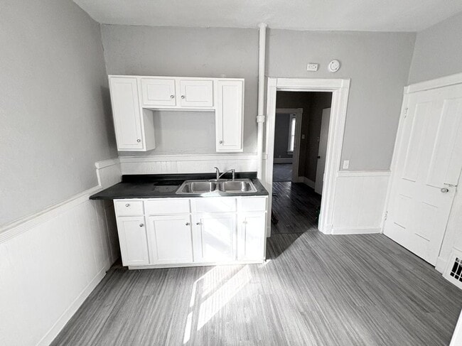 Photo - 2708 7th Ave