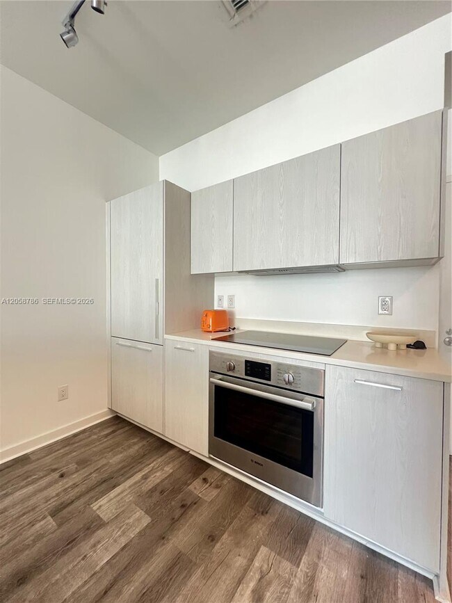 Photo - 501 NE 31st St Unit 202