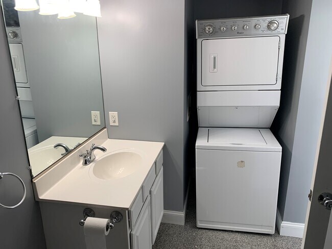 Photo - 3 Commercial St Unidad 2