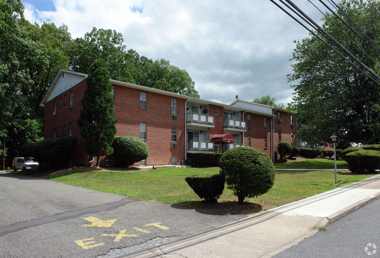 Walnut Grove Apartments - Walnut Grove Apartments