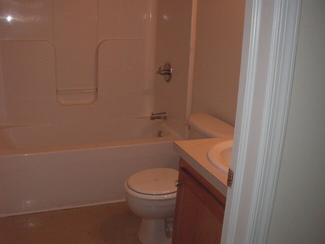 Photo - 110 Stallings Ct