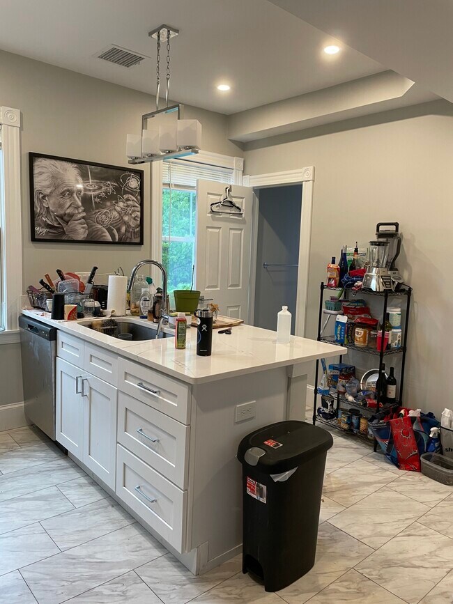 Photo - 267 E Cottage St Unidad 2