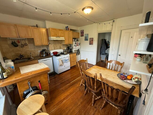 Photo - 254 Windsor St Unidad 3L