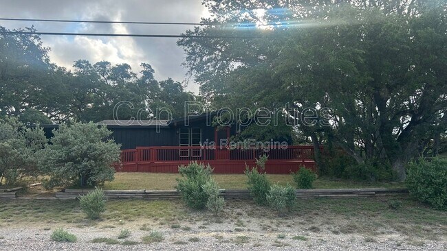 Photo - 537 Tamarack Dr