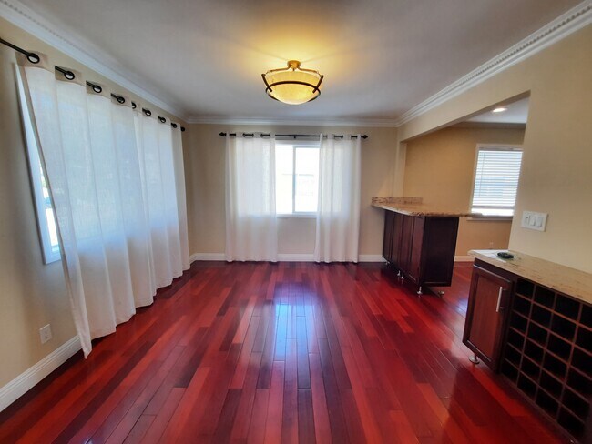 Photo - 7955 Vía Latina