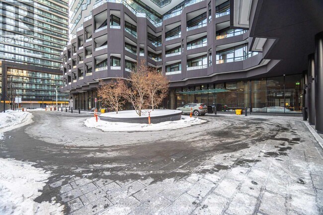 Photo - 110 Broadway Ave Unité 2411