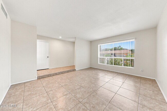 Photo - 212 E Eugie Ave