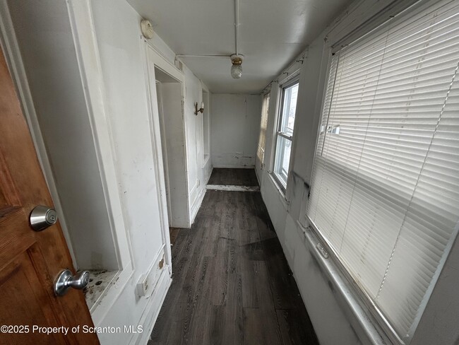 Photo - 1849 Clearview St