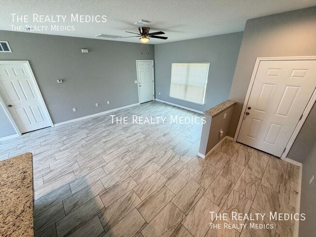 Photo - 2785 Gabboys Ave SE