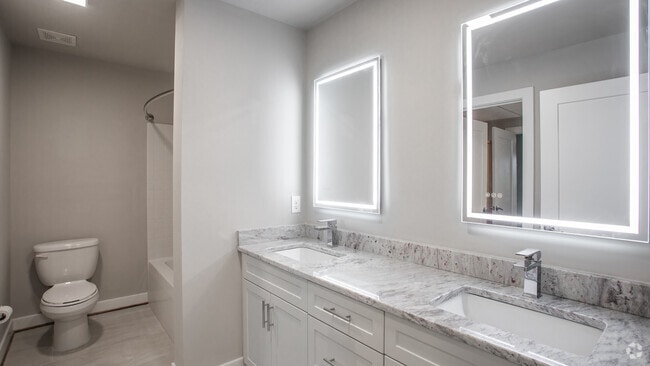1BR,1BA,-650SF