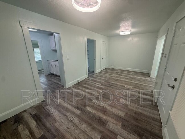 Photo - 716 W Mansfield St