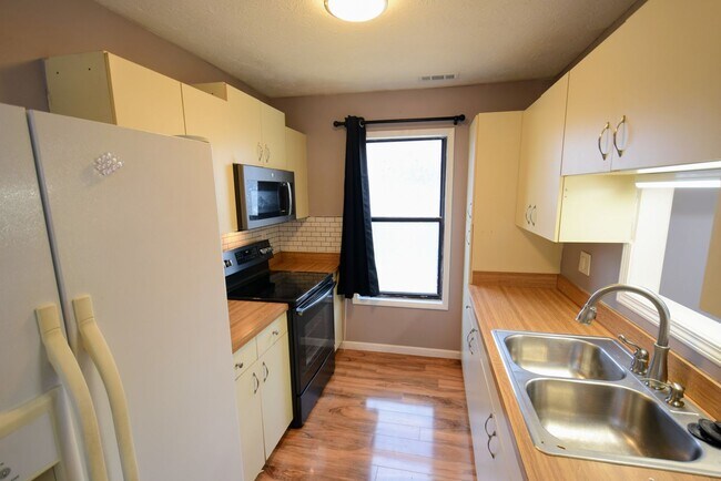 Photo - McArthur Place