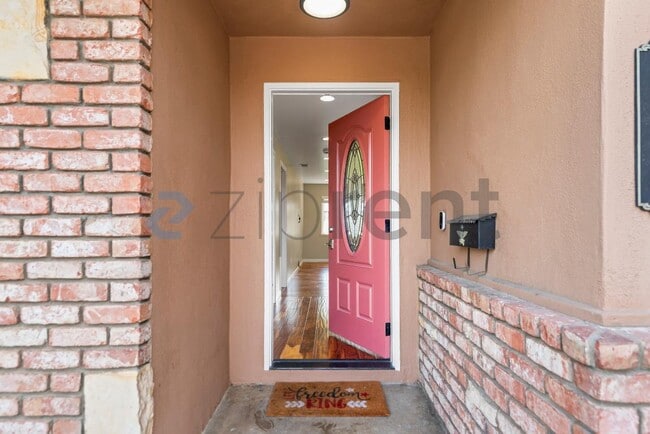 Photo - 1674 Noreen Dr