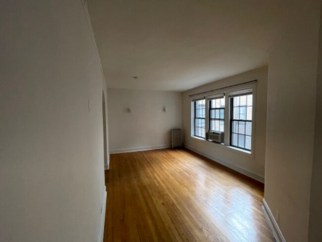 Photo - 1726 W Thome Ave Unidad 2