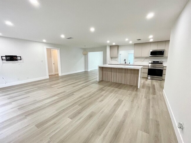 Photo - 8205 NW 106th Ave