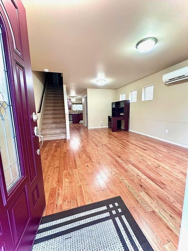 Photo - Beautiful 3 Bedroom Home on Greenbelt – Re...