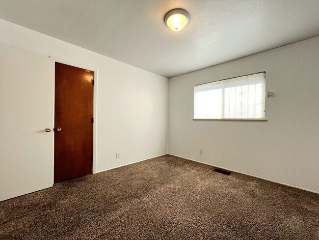 Photo - Alvarado Triplex Unit B