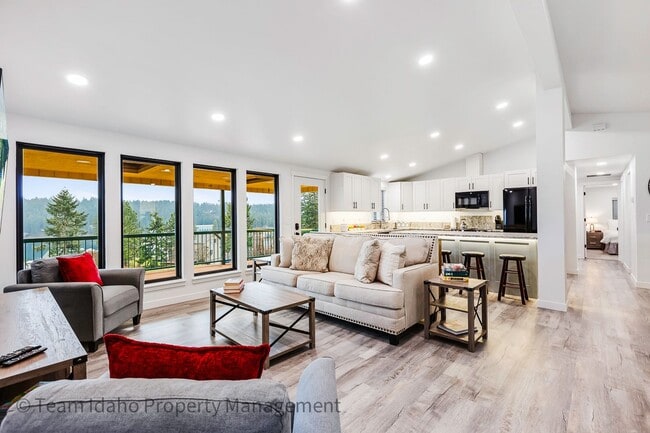 Photo - Fully furnished and stocked Single Level H...