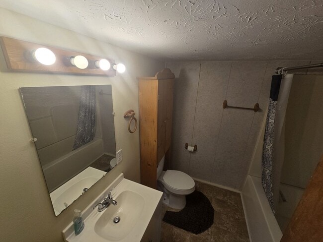 Photo - Charming 2BR Duplex in Waterford