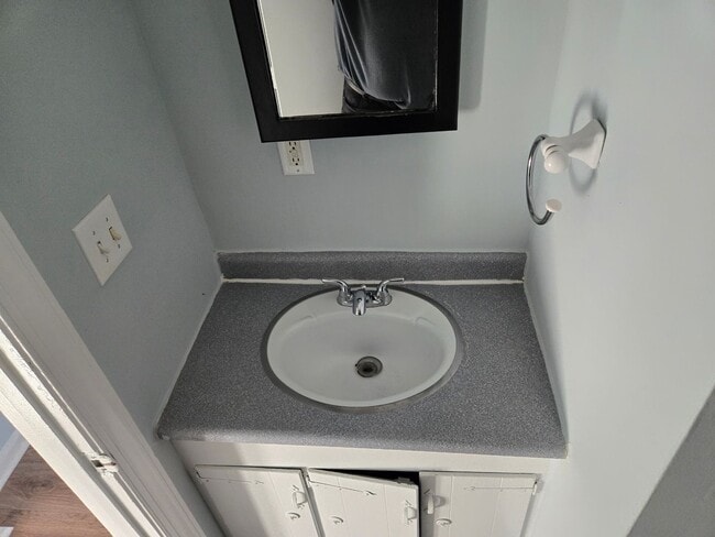 Photo - 1317 W 3rd St Unit 1317 W. 3rd St. Apt 2