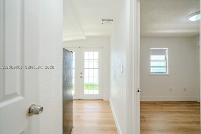 27 SW 55th Ave Unidad R