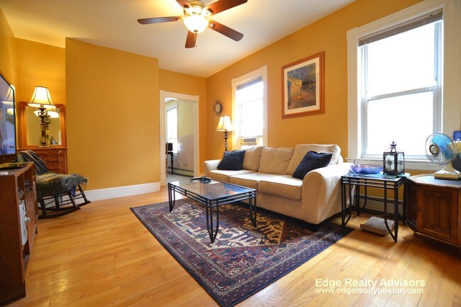 Photo - 315 Warren St