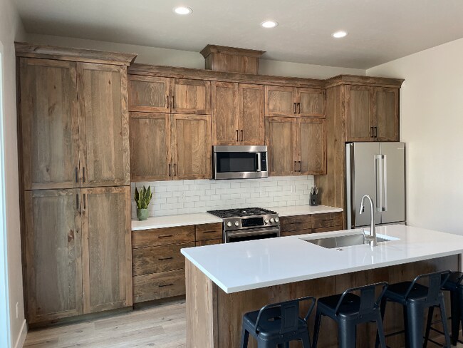 Photo - 2705 W Woodlawn Ave