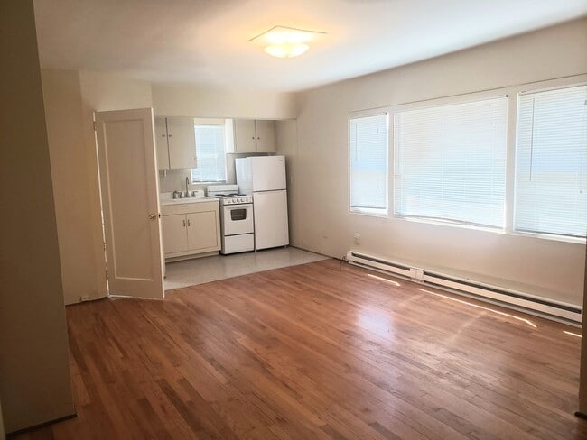 Photo - Classic Studio Apartment in The Heart of Sellwood