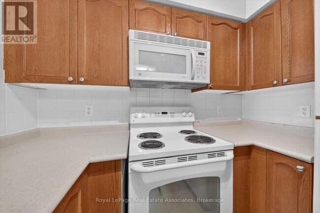 Photo - 7 Michael Power Pl Unit 908