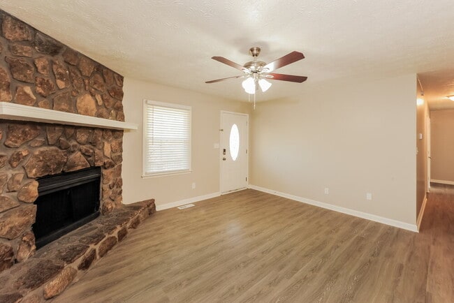 Photo - 3325 Shady Cove Rd