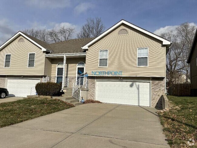 Building Photo - 3526 NW 70th St Rental