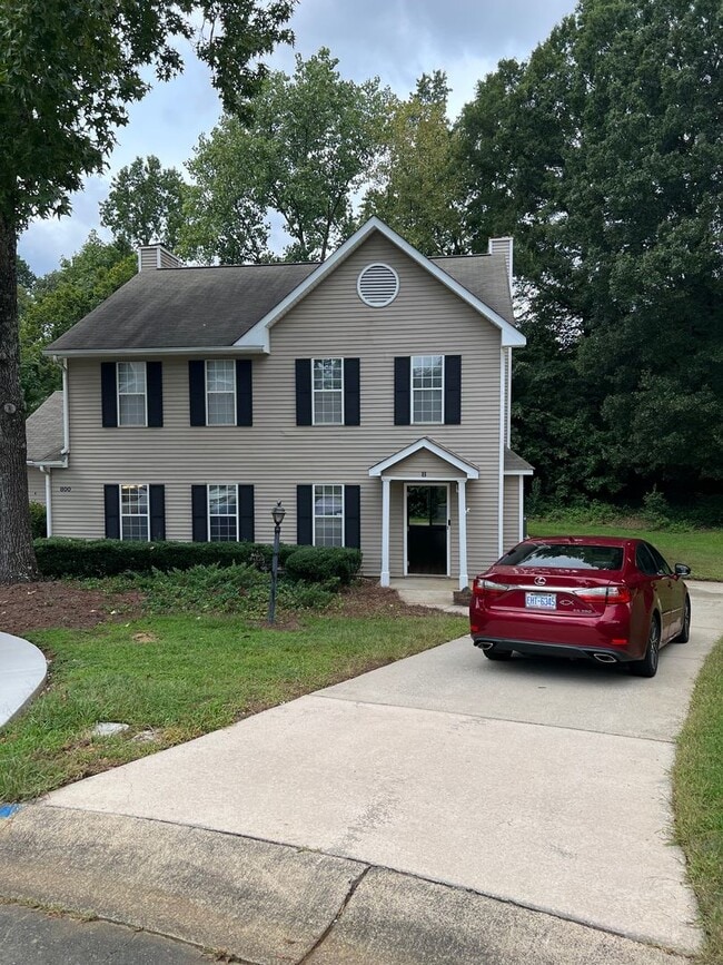 Building Photo - 800 Selwyn Place Rd Unit 800-B Selwyn Place Road Rental