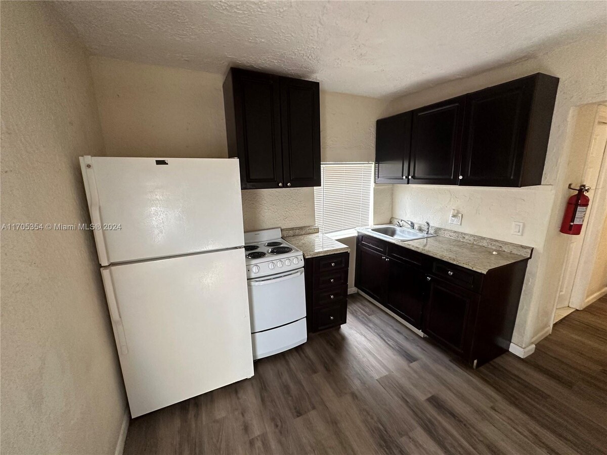 Photo - 1340 Peri St Apartment Unit U