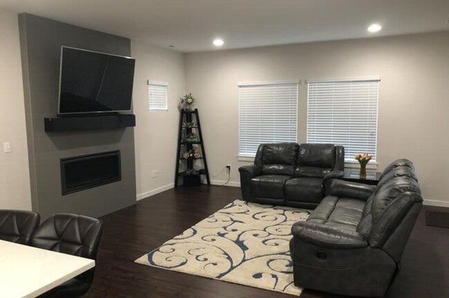 Photo - Beautiful Modern Bothell Home with Stunning Views