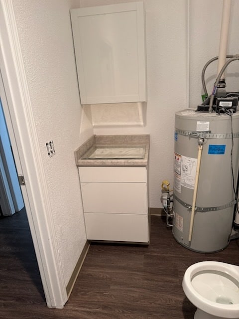 Bathroom - 2111 W Sussex Ave Unit B