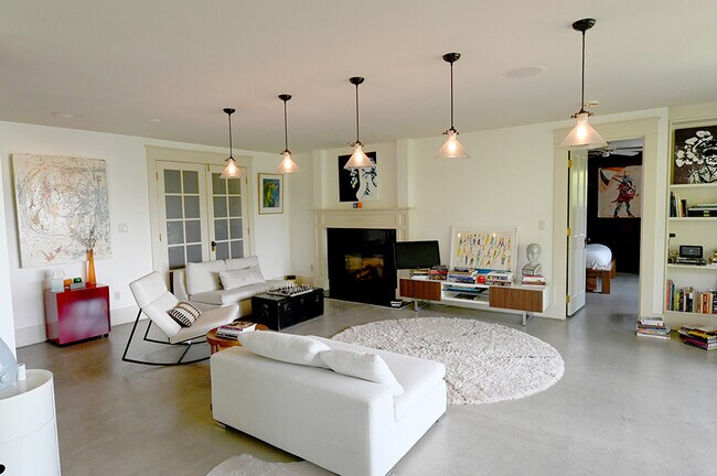 Photo - 3140 Lakewood Ave S Unit Beautiful Unique View Apartment!