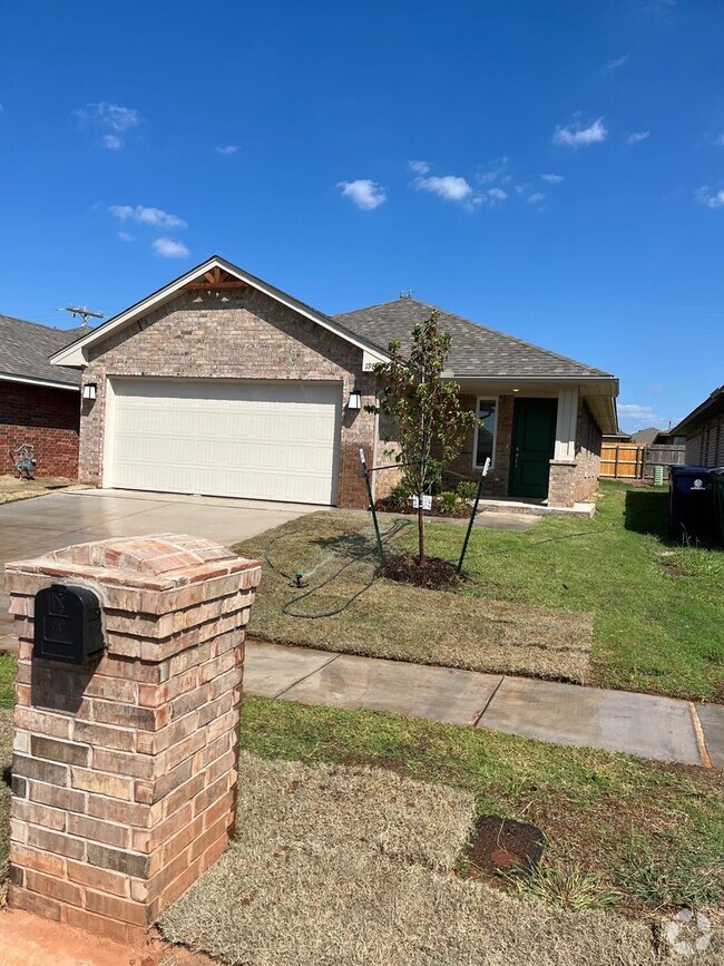 Building Photo - First Month Free! Rental