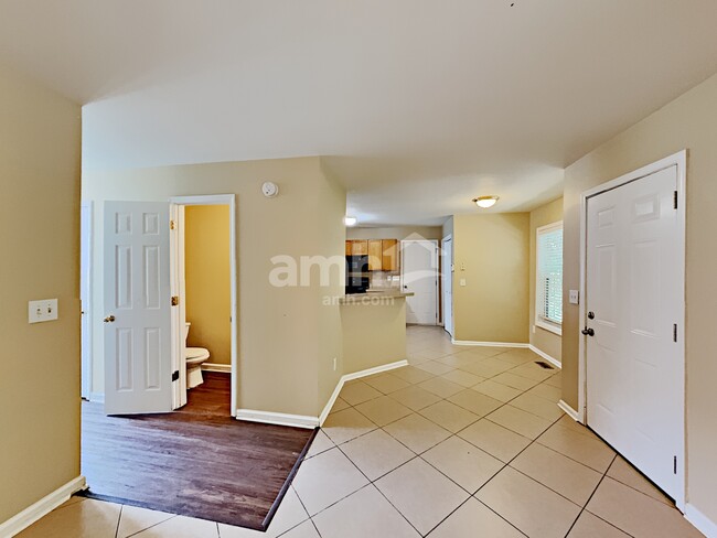 Photo - 710 Ridgewood Way