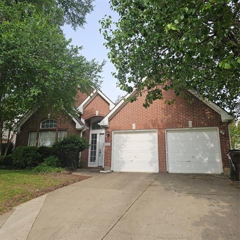 Building Photo - 2817 Oleander Dr