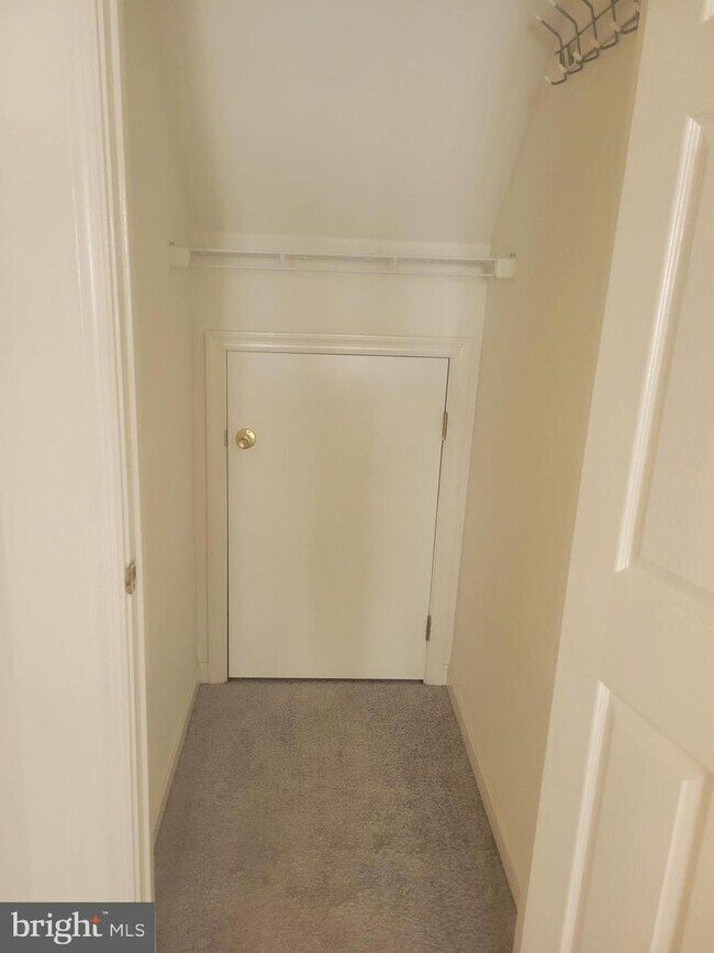 8868 Goose Landing Cir