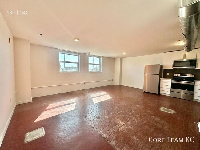 Photo - 1180 E 30th St Unidad 227