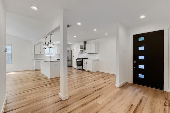 Photo - 2608 Piping Rock Trail