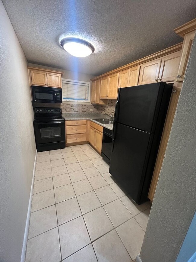 Photo - 1 bedroom apartment with study! Unit C109