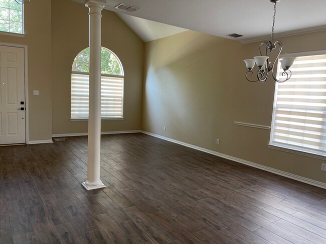 Photo - 1813 Angel Falls Dr