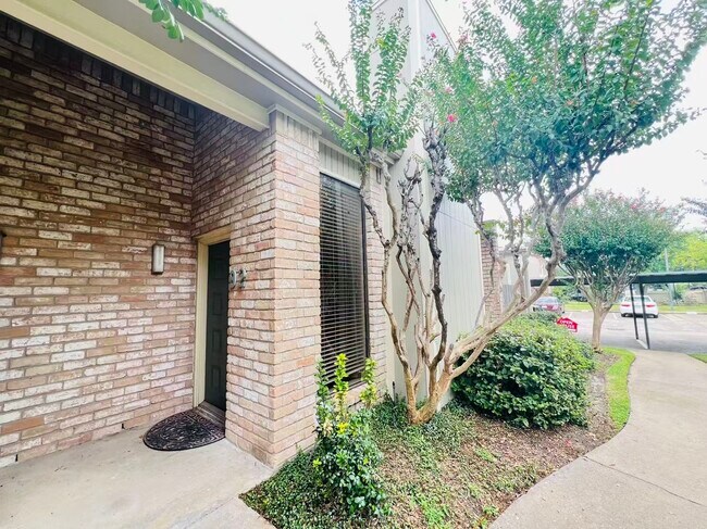 Building Photo - 8100 Cambridge St Unit 92 Rental