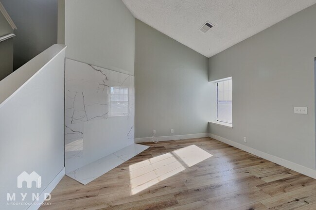 Photo - 4336 N Fox Point Dr