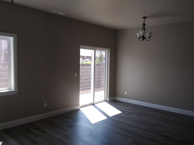 Photo - Newer town home living in the heart of Cedar City!